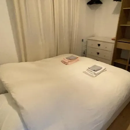 Au Coeur De Nimes, Un Lumineux Ou Il Fait Bon Vivre *