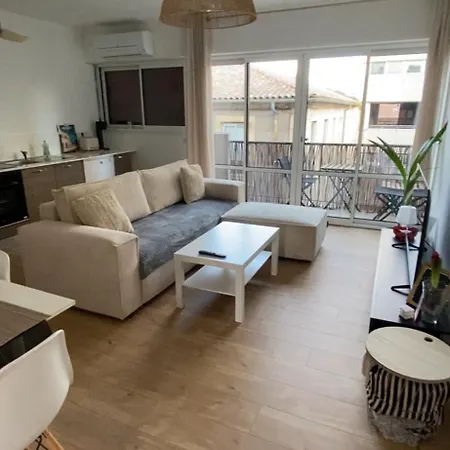 Au Coeur De Nimes, Un Lumineux Avec Garage Apartment
