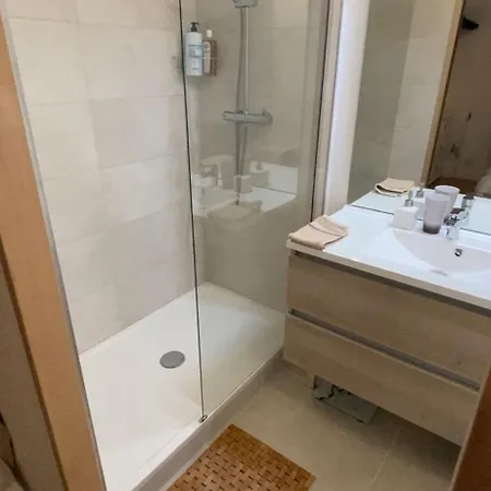 Appartamento Au Coeur De Nimes, Un Lumineux Ou Il Fait Bon Vivre