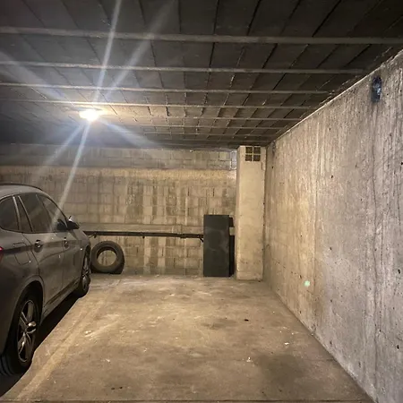 Au Coeur De Nimes, Un Appart Lumineux Avec Garage شقة نيم