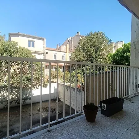 Au Coeur De Nimes, Un Lumineux Avec Garage Apartment